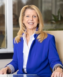 Headshot photo of Colleen Boyle