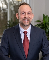 Headshot photo of Sean Owens